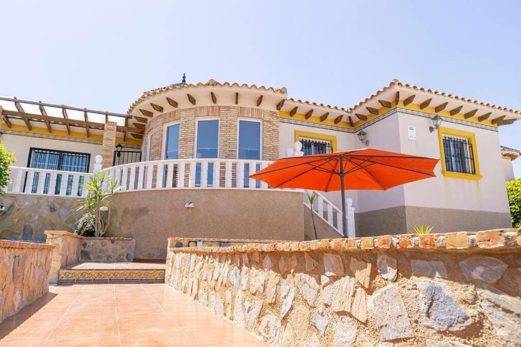 Casa Lilly-Rose, A Beautiful 3 Bedroom Detached Villa A Short Walk To The Villamartin Plaza & Golf Course Exteriör bild