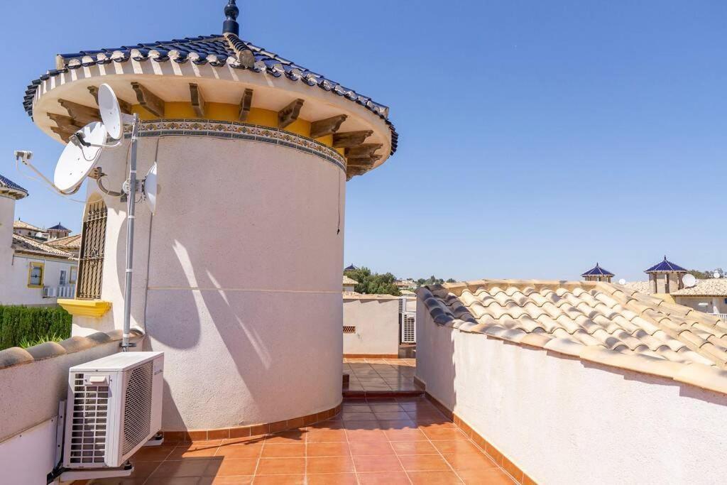 Casa Lilly-Rose, A Beautiful 3 Bedroom Detached Villa A Short Walk To The Villamartin Plaza & Golf Course Exteriör bild