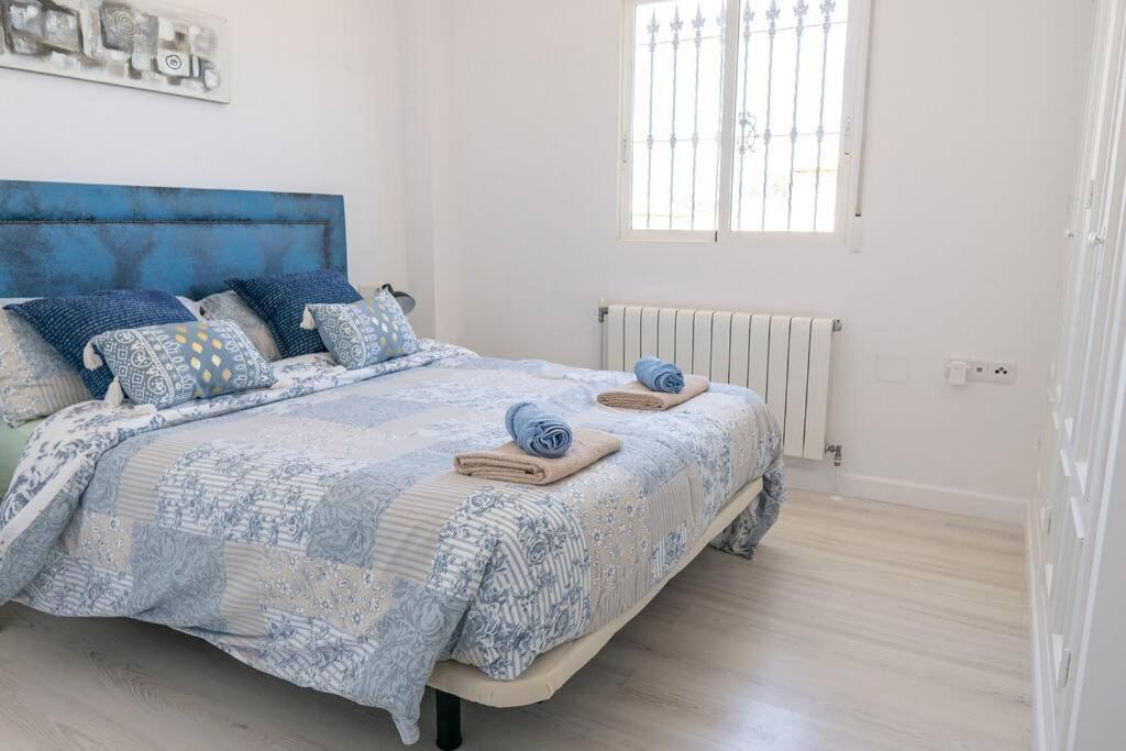 Casa Lilly-Rose, A Beautiful 3 Bedroom Detached Villa A Short Walk To The Villamartin Plaza & Golf Course Exteriör bild