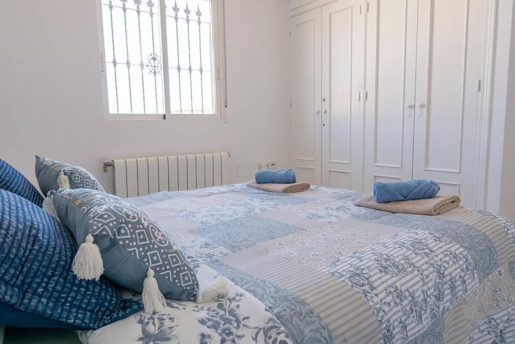 Casa Lilly-Rose, A Beautiful 3 Bedroom Detached Villa A Short Walk To The Villamartin Plaza & Golf Course Exteriör bild